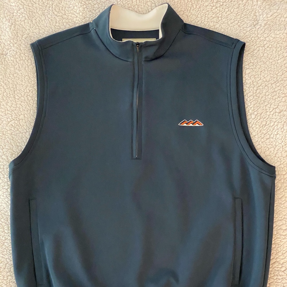 Donald Ross Quarter ZIP Vest: Desert Mountain logo
